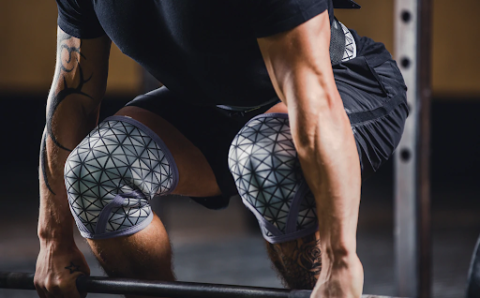 Knee Sleeves For Lifting: How Can You Benefit From It?
