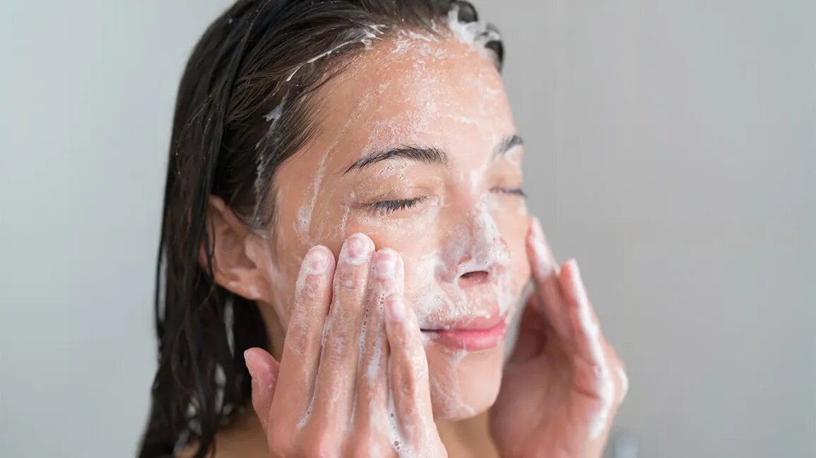 Why Face Scrub Should Be The Part Of Your Daily Skincare Routine